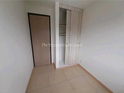 Apartamento de 3 alcobas en venta en Niquia, Bello, 80 m² · foto 7 de 15