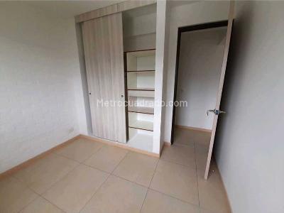 Apartamento de 3 alcobas en venta en Niquia, Bello, 80 m² · foto 8 de 15
