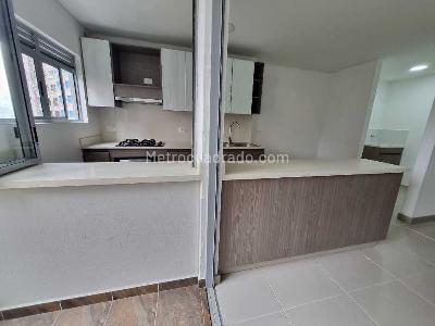 Apartamento de 3 alcobas en venta en Suramericana, Envigado, 113 m² · foto 4 de 16