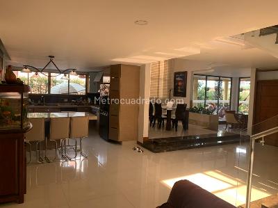 Casa de 4 alcobas en venta en El Carmelo Ii, Sabaneta, 550 m² · foto 3 de 19
