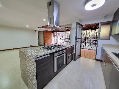 Casa de 4 alcobas en venta en Loma De Las Brujas, Envigado, 203 m² · foto 6 de 20