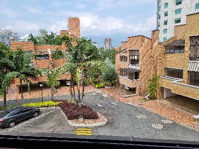 Casa de 3 alcobas en venta en Loma De Los Gonzalez, Medellín, 284 m² · foto 10 de 20