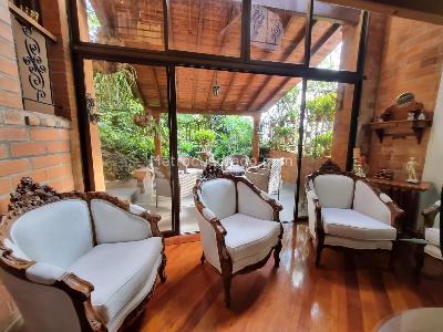 Casa de 4 alcobas en venta en Los Balsos 1, Medellín, 250 m² · foto 5 de 18