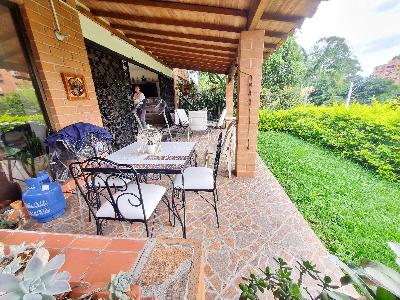 Casa de 4 alcobas en venta en El Tesoro, Medellín, 225 m² · foto 10 de 20