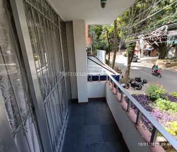 Apartamento de 3 alcobas en venta en La America, Medellín, 97 m² · foto 3 de 20