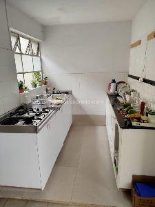 Casa de 5 alcobas en venta en Laureles, Medellín, 244 m² · foto 2 de 5