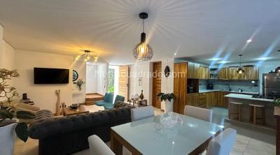 Casa de 5 alcobas en venta en Melendez, Medellín, 228 m² · foto 2 de 14