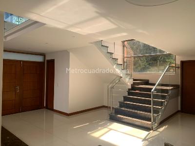 Casa de 4 alcobas en venta en El Carmelo Ii, Sabaneta, 550 m² · foto 2 de 20