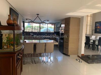 Casa de 4 alcobas en venta en El Carmelo Ii, Sabaneta, 550 m² · foto 4 de 20