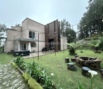 Casa de 4 alcobas en venta en El Salado, Envigado, 380 m² · foto 2 de 20