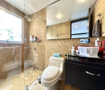 Casa de 4 alcobas en venta en El Salado, Envigado, 380 m² · foto 15 de 20