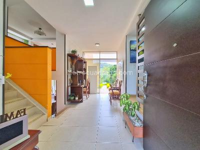 Casa de 4 alcobas en venta en Bella Suiza, Cali, 240 m² · foto 2 de 20