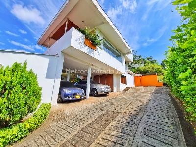 Casa de 5 alcobas en venta en Bella Suiza, Cali, 540 m² · foto 2 de 20