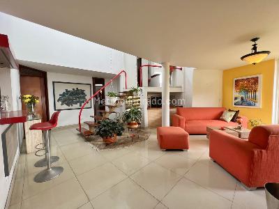 Casa de 5 alcobas en venta en Bella Suiza, Cali, 540 m² · foto 3 de 20