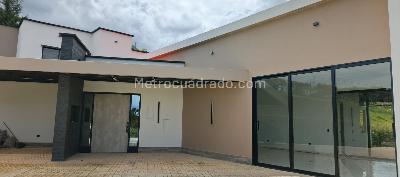 Casa de 4 alcobas en venta en La Playa, Rionegro, 400 m² · foto 2 de 18