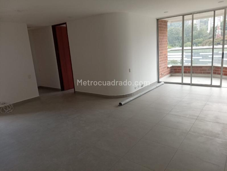 Stylish 2BR Apartment with City View in Los Balsos Dos - 7
