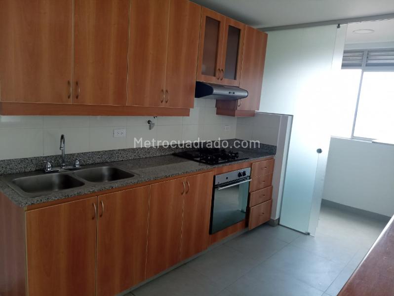 Stylish 2BR Apartment with City View in Los Balsos Dos - 9