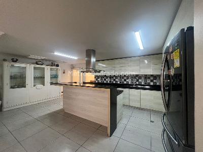 Casa de 5 alcobas en venta en Prados Del Limonar, Cali, 440 m² · foto 3 de 13