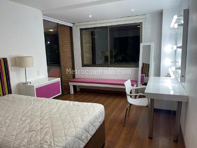 Casa de 4 alcobas en venta en La Abadia, Envigado, 330 m² · foto 9 de 15
