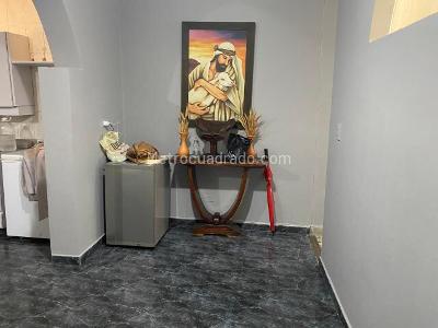 Casa de 5 alcobas en venta en Bolivariana, Medellín, 459 m² · foto 5 de 9