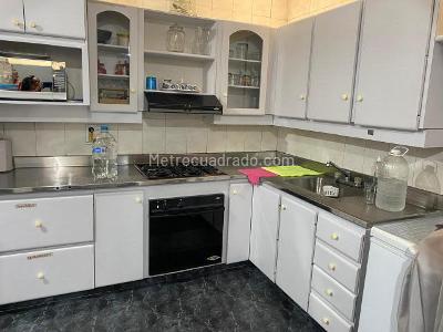 Casa de 5 alcobas en venta en Bolivariana, Medellín, 459 m² · foto 6 de 9