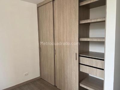 Apartamento de 2 alcobas en venta en Vegas De San Jose, Sabaneta, 98 m² · foto 6 de 13