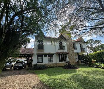 Casa de 4 alcobas en venta en Otros, Cali, 434 m² · foto 8 de 20