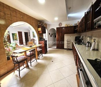 Casa de 4 alcobas en venta en Prados Del Norte, Cali, 330 m² · foto 12 de 20