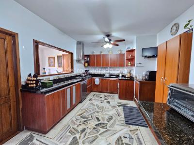 Apartamento de 3 alcobas en venta en Santa Teresita, Cali, 260 m² · foto 11 de 19