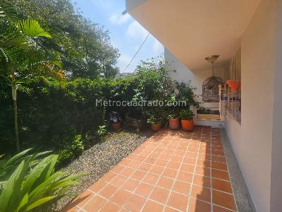 Casa de 4 alcobas en venta en Santa Teresita, Cali, 374 m² · foto 2 de 20