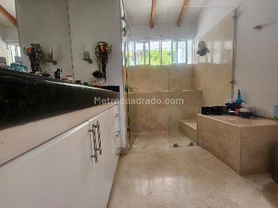 Casa de 4 alcobas en venta en Santa Teresita, Cali, 374 m² · foto 10 de 20