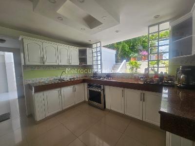 Casa de 4 alcobas en venta en Santa Teresita, Cali, 374 m² · foto 12 de 20