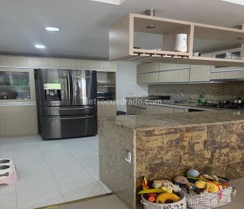 Apartamento de 3 alcobas en venta en Ciudad Jardin, Cali, 135 m² · foto 11 de 18