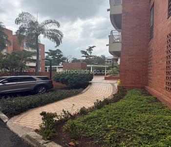 Apartamento de 3 alcobas en venta en Ciudad Jardin, Cali, 135 m² · foto 16 de 18