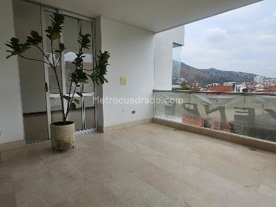 Apartamento de 2 alcobas en venta en Santa Rita, Cali, 228 m² · foto 3 de 18