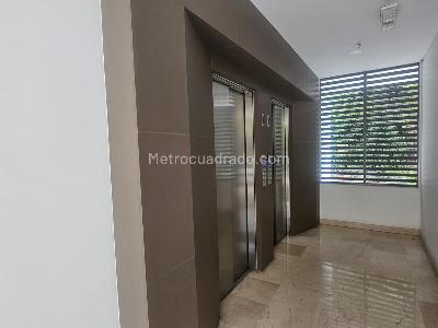 Apartamento de 2 alcobas en venta en Santa Rita, Cali, 228 m² · foto 17 de 18
