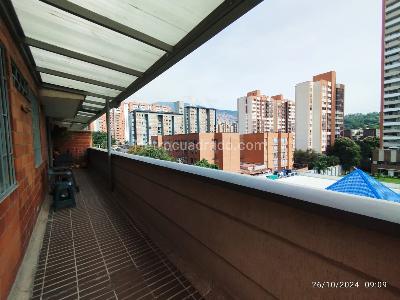 Apartamento de 3 alcobas en venta en Los Colores, Medellín, 99 m² · foto 13 de 19
