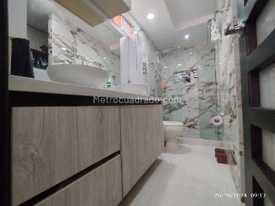 Apartamento de 3 alcobas en venta en Los Colores, Medellín, 99 m² · foto 16 de 19