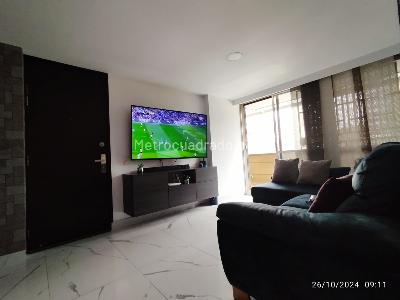 Apartamento de 3 alcobas en venta en Los Colores, Medellín, 99 m² · foto 4 de 19