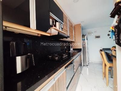 Apartamento de 3 alcobas en venta en Los Colores, Medellín, 99 m² · foto 7 de 19