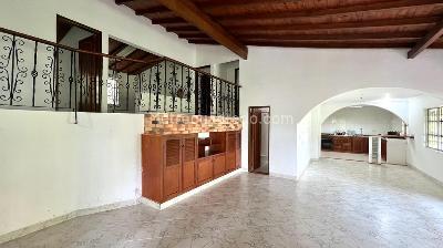 Casa de 5 alcobas en venta en Aves Maria, Sabaneta, 400 m² · foto 2 de 12