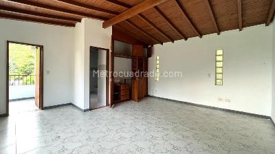 Casa de 5 alcobas en venta en Aves Maria, Sabaneta, 400 m² · foto 4 de 12