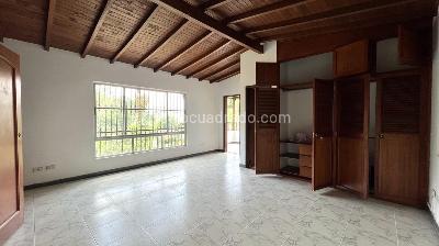 Casa de 5 alcobas en venta en Aves Maria, Sabaneta, 400 m² · foto 5 de 12