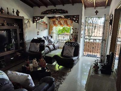 Casa de 3 alcobas en venta en Belen, Medellín, 128 m² · foto 5 de 8