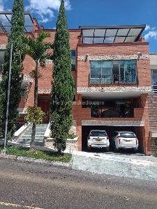 Casa de 5 alcobas en venta en Cortijo De San Jose, Sabaneta, 200 m² · foto 1 de 12