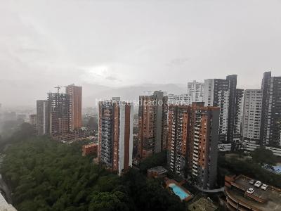Apartamento de 3 alcobas en venta en Suramerica, Itagüí, 104 m² · foto 3 de 13
