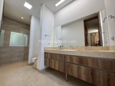 Casa de 4 alcobas en venta en Pance, Cali, 300 m² · foto 2 de 20