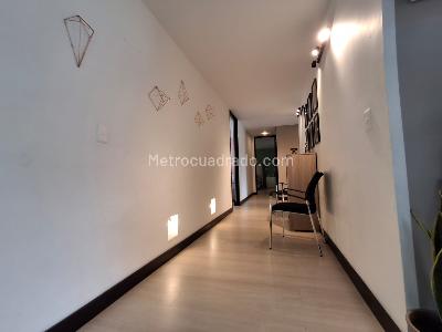 Apartamento de 3 alcobas en venta en El Tesoro, Medellín, 220 m² · foto 4 de 18