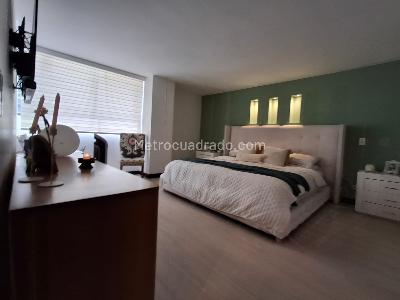 Apartamento de 3 alcobas en venta en El Tesoro, Medellín, 220 m² · foto 5 de 18