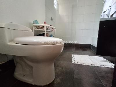 Apartamento de 3 alcobas en venta en El Tesoro, Medellín, 220 m² · foto 6 de 18